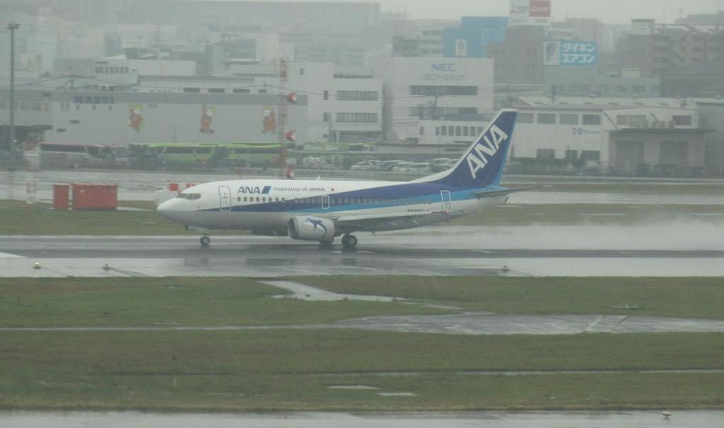 雨の中の離陸②