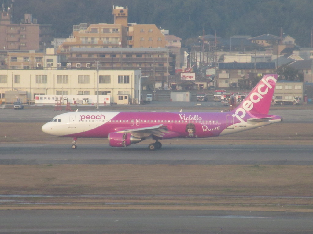 PEACHの新塗装機到着