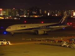 夜間の空港①