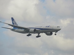 ANA  777-200  