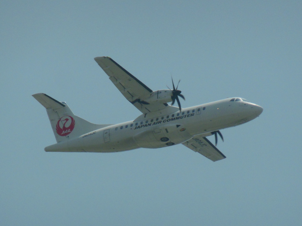 JAC  ATRの離陸