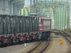 久留米駅を出発する貨物