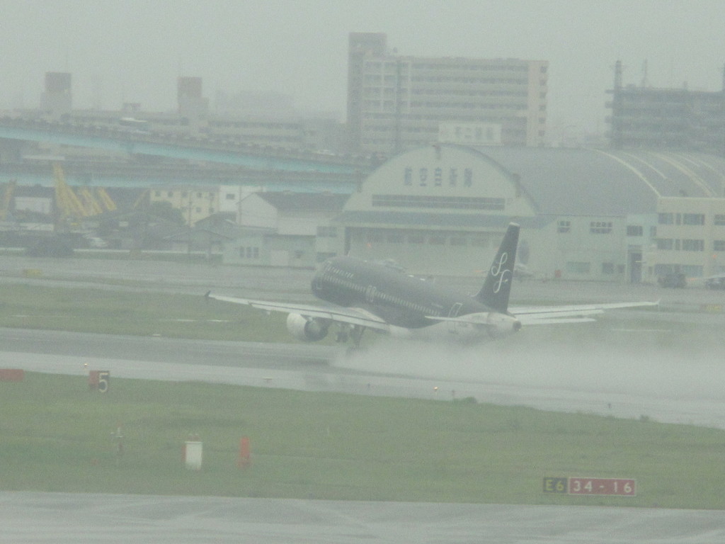 スターフライヤーの離陸