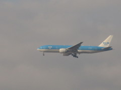 遠方から写したKLM