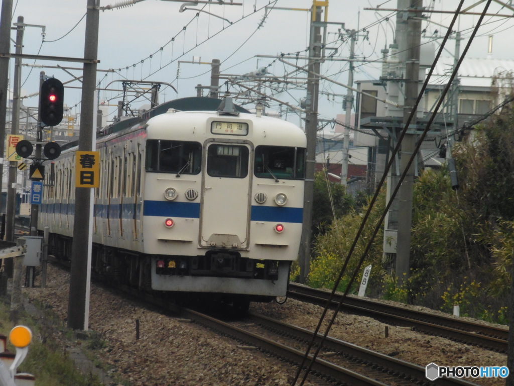 415系の通過