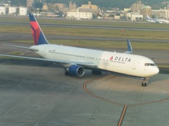 DELTA　B767　N199DN