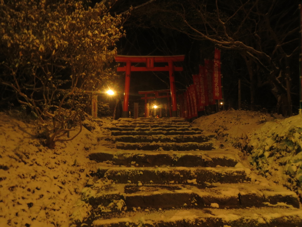 雪の夜の神社 By Like 77 Id 写真共有サイト Photohito