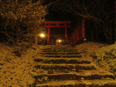 雪の夜の神社　⑦