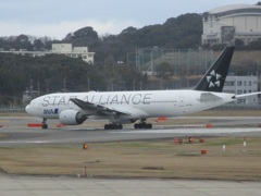 ANA  777-200  JA711A　離陸