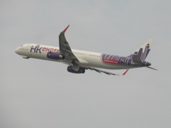 香港エクスプレス　A321 B-LEI
