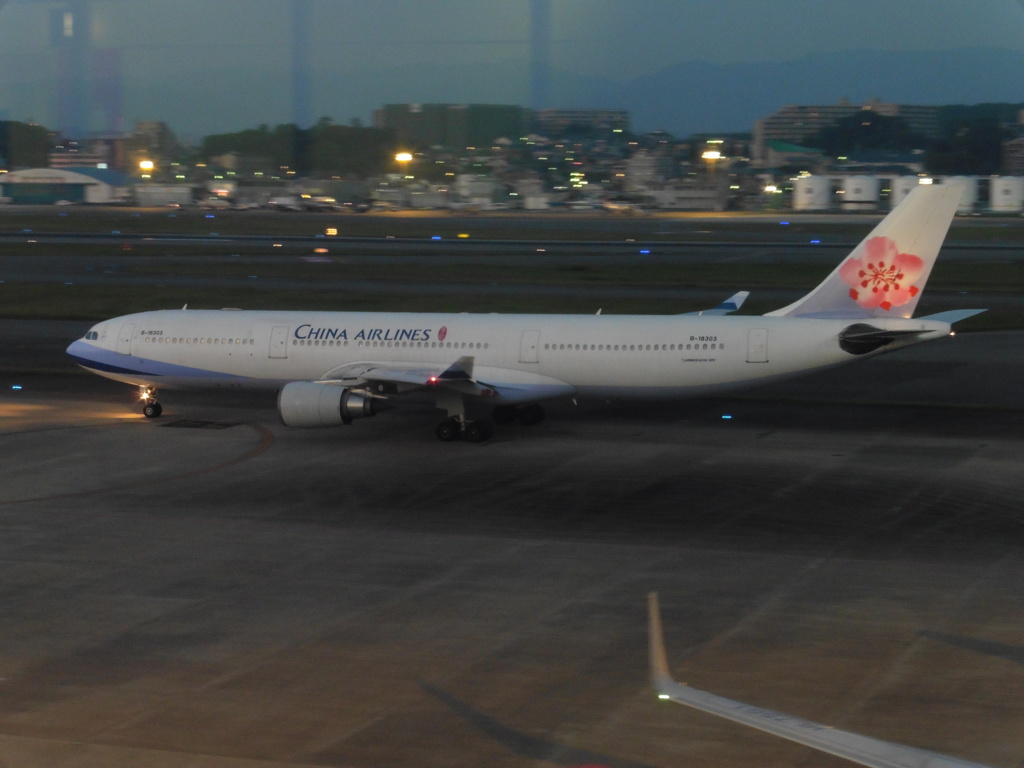 CHINA AIRLINE  A330出発