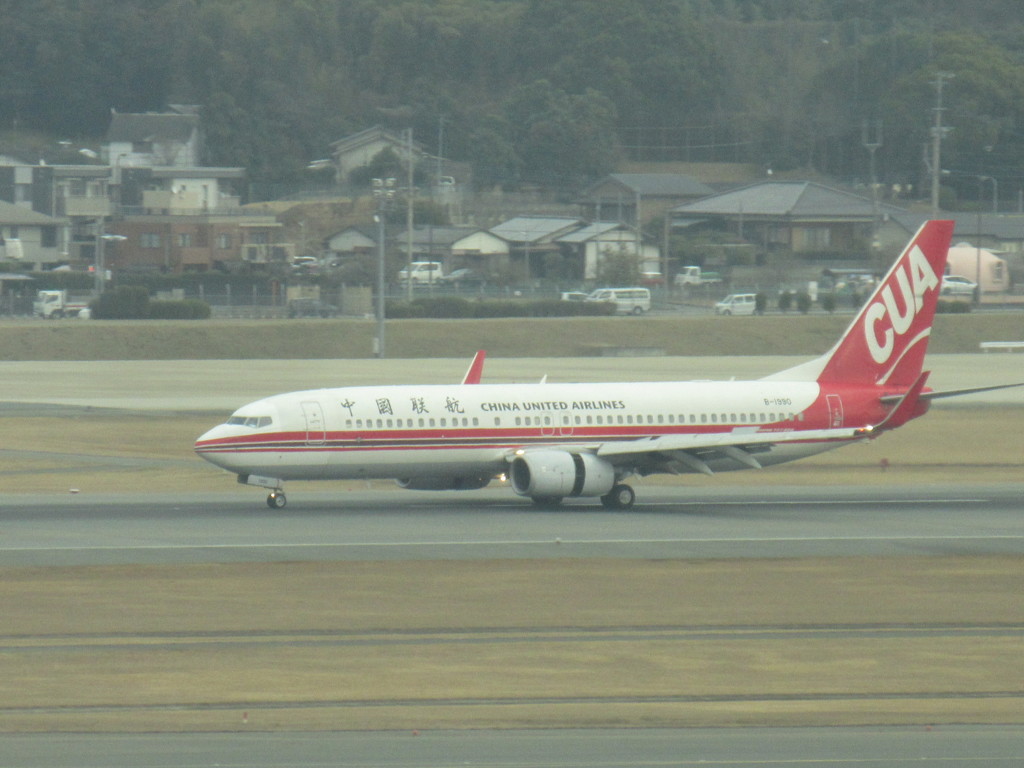 中国聯合航空  737-800  B-1990