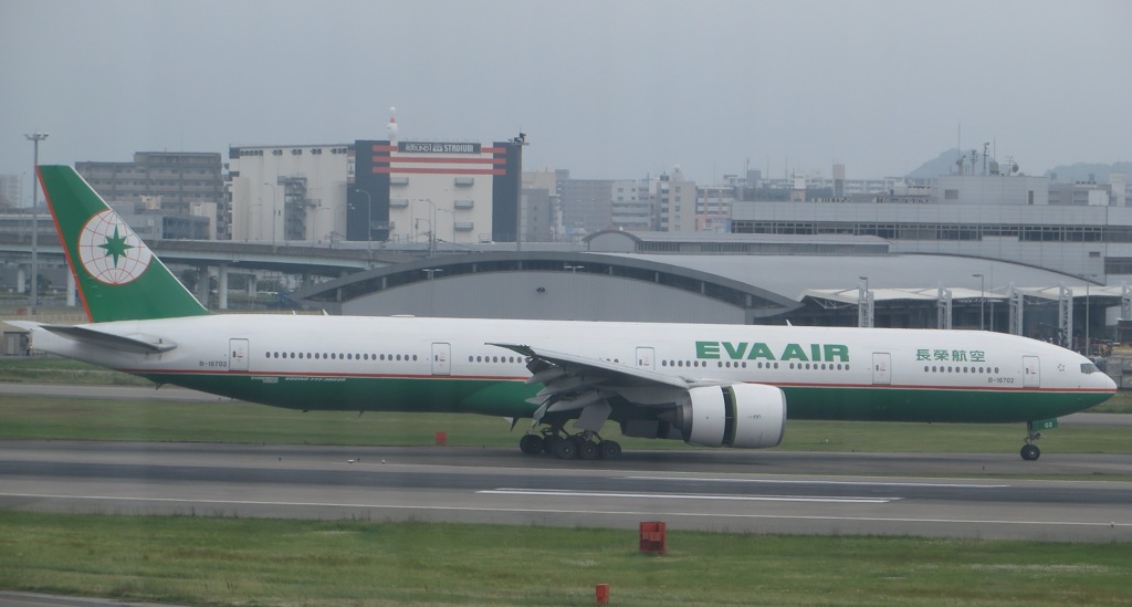 EVA AIR  B777-300ER