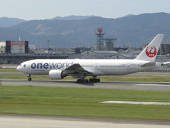 JAL  B777-200  JA771J