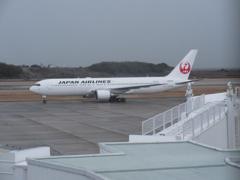 長崎空港に到着したJAL　B767