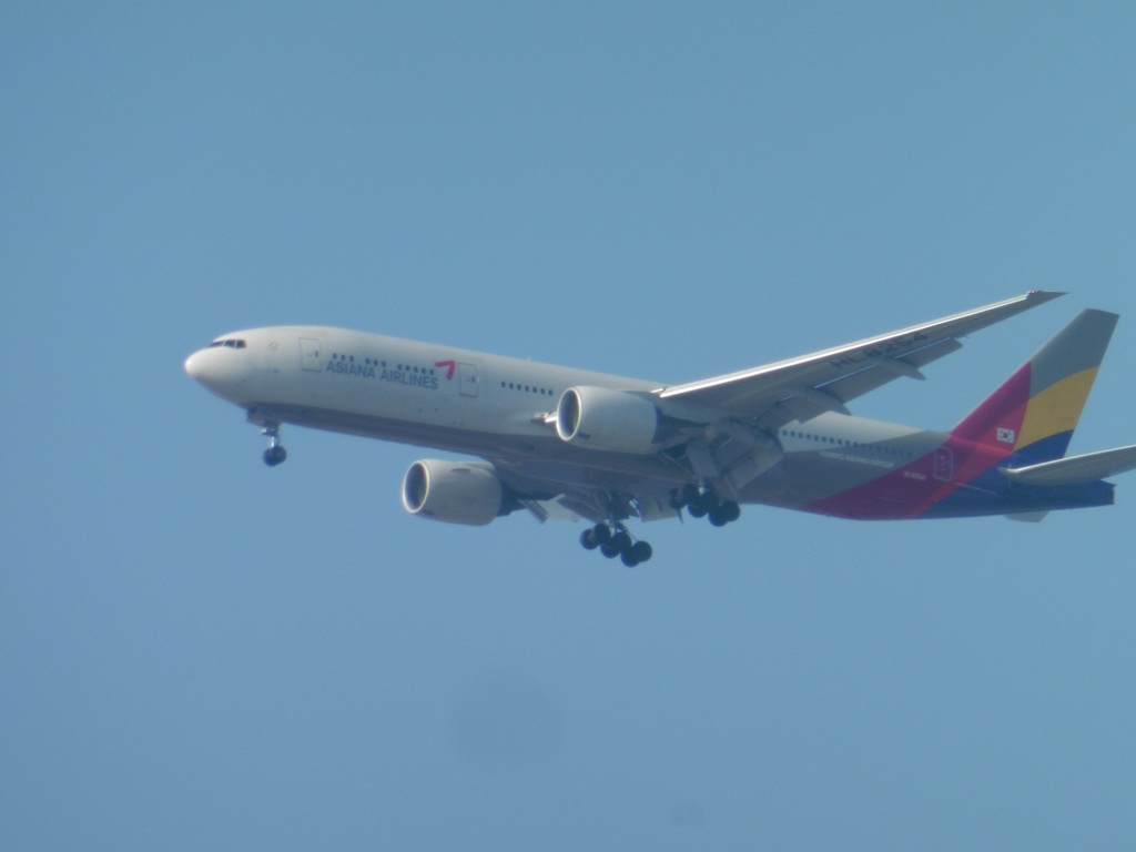 ASIANA B777-200着陸