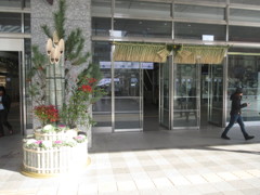 博多駅入口の門松としめ縄