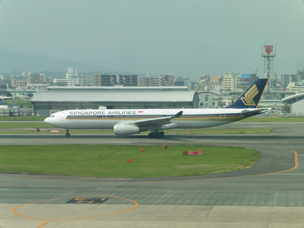 シンガポール航空　A330　9V-STO離陸