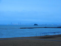 夕暮れの百道海岸より　①
