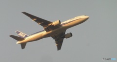 夕暮れとB7の離陸