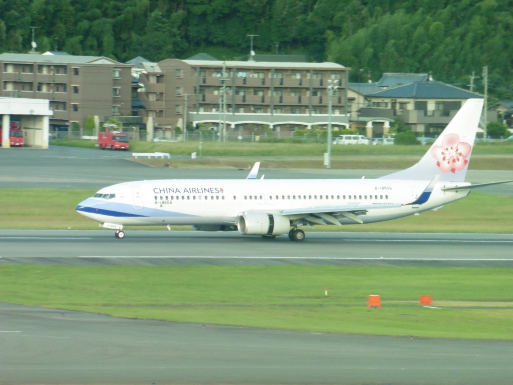 CHINA AIRLINE  B737-800 B-18656着陸