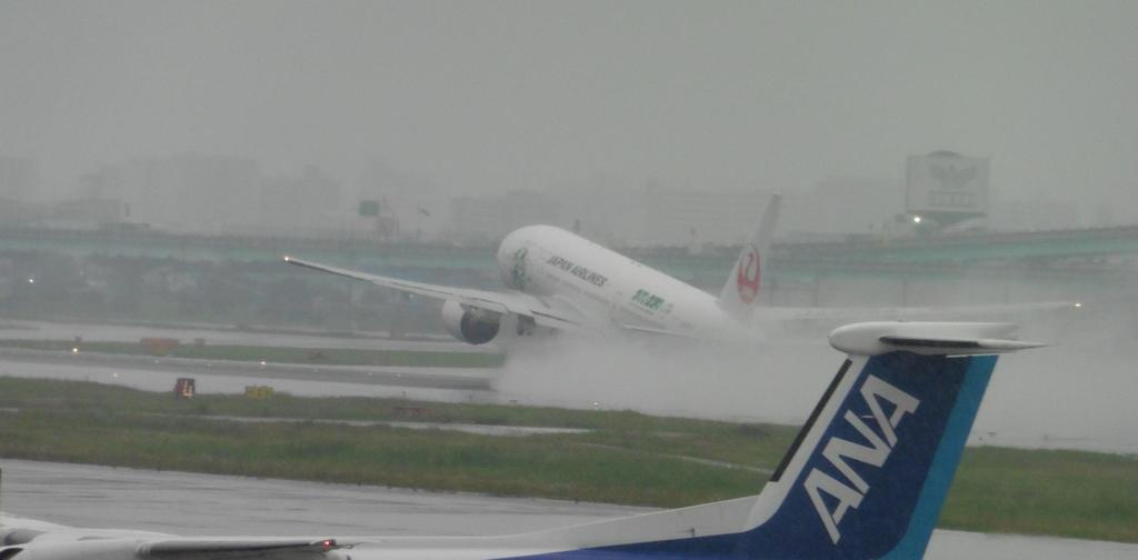雨の中の滑走②