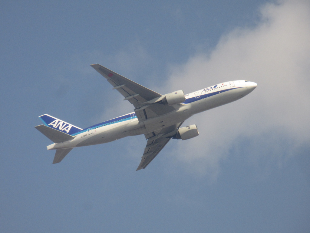 ANA  777-200  JA705A