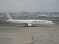 JAL　B777-300到着