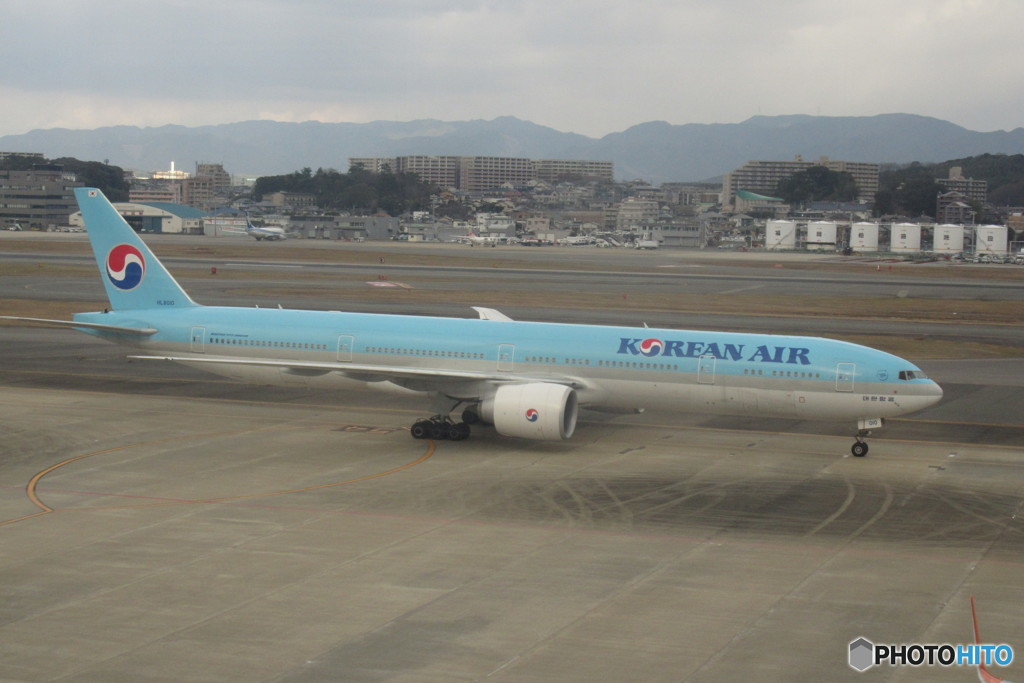 KOREAN AIR  B777-300ER