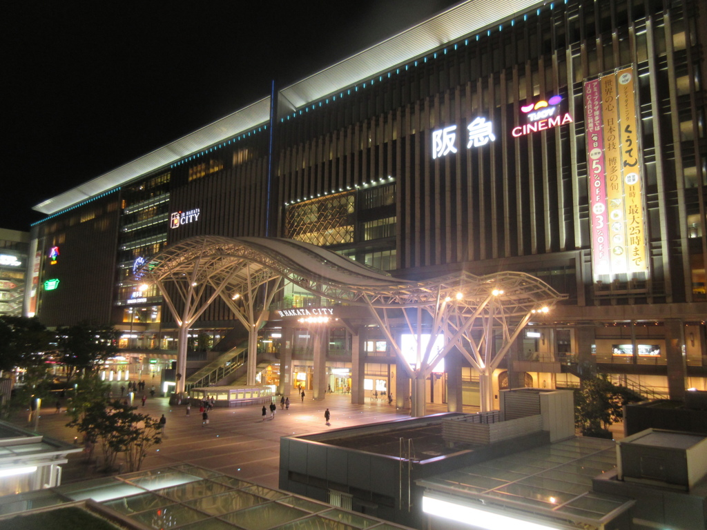 夜の博多シティ　③