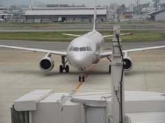 目の前からジェットスターの到着