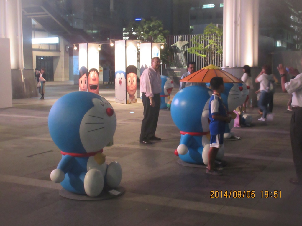 博多駅前広場のドラえもん