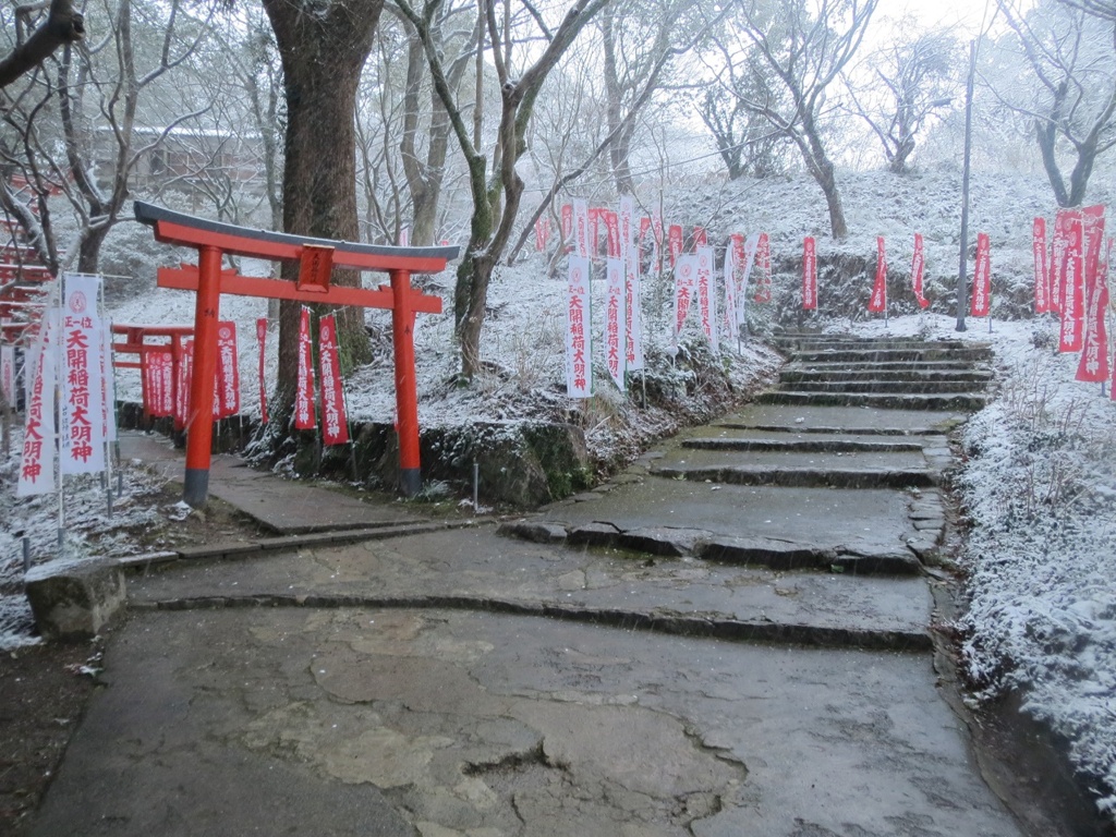 太宰府天開稲荷と雪　⑤