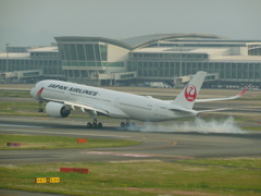 JAL  A350の到着　①