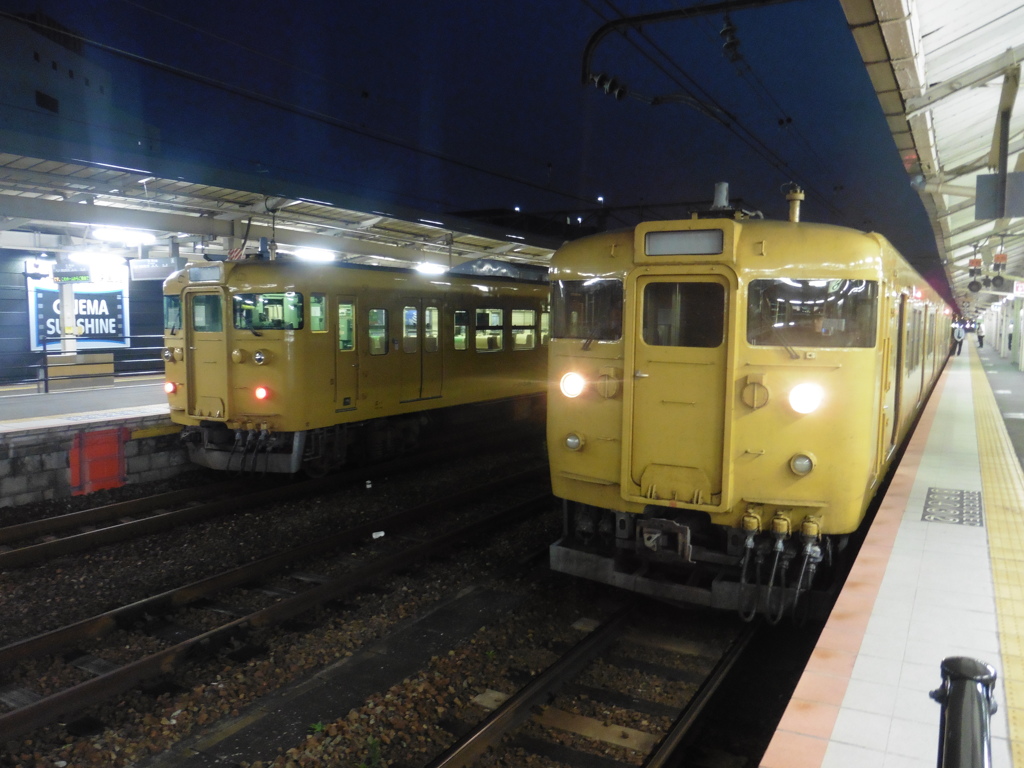 下関駅に停車中のＪＲ西の列車②