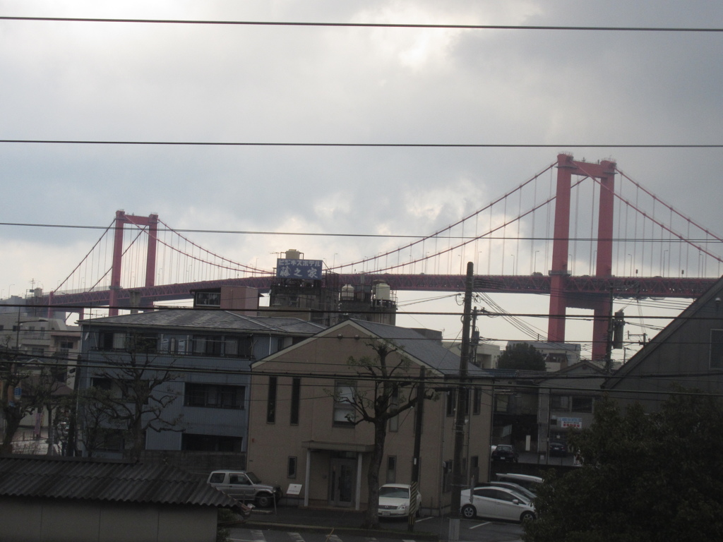 戸畑駅から見える若戸大橋