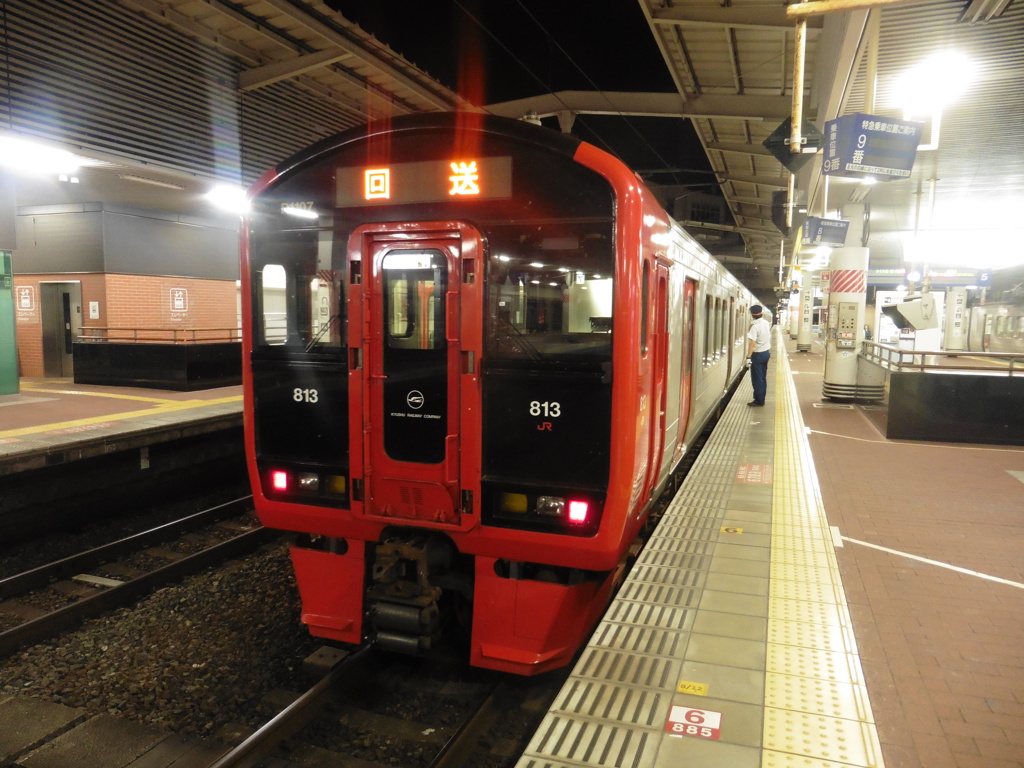 博多駅に停車の813系1100番台