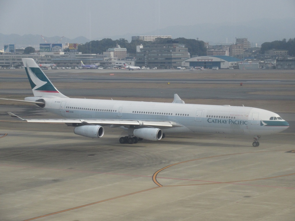 キャセイパシフィック　A340出発