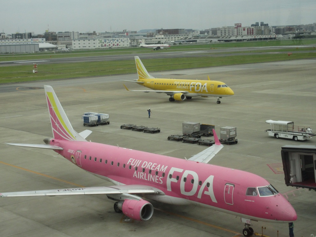 ピンクとイエローのFDA