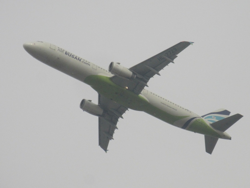 AIR BUSAN  A321  HL7729