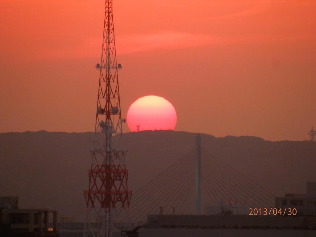 福岡市博多シティ屋上から眺める夕日