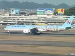 KOREAN　AIR　B777-300ER  HL8216①