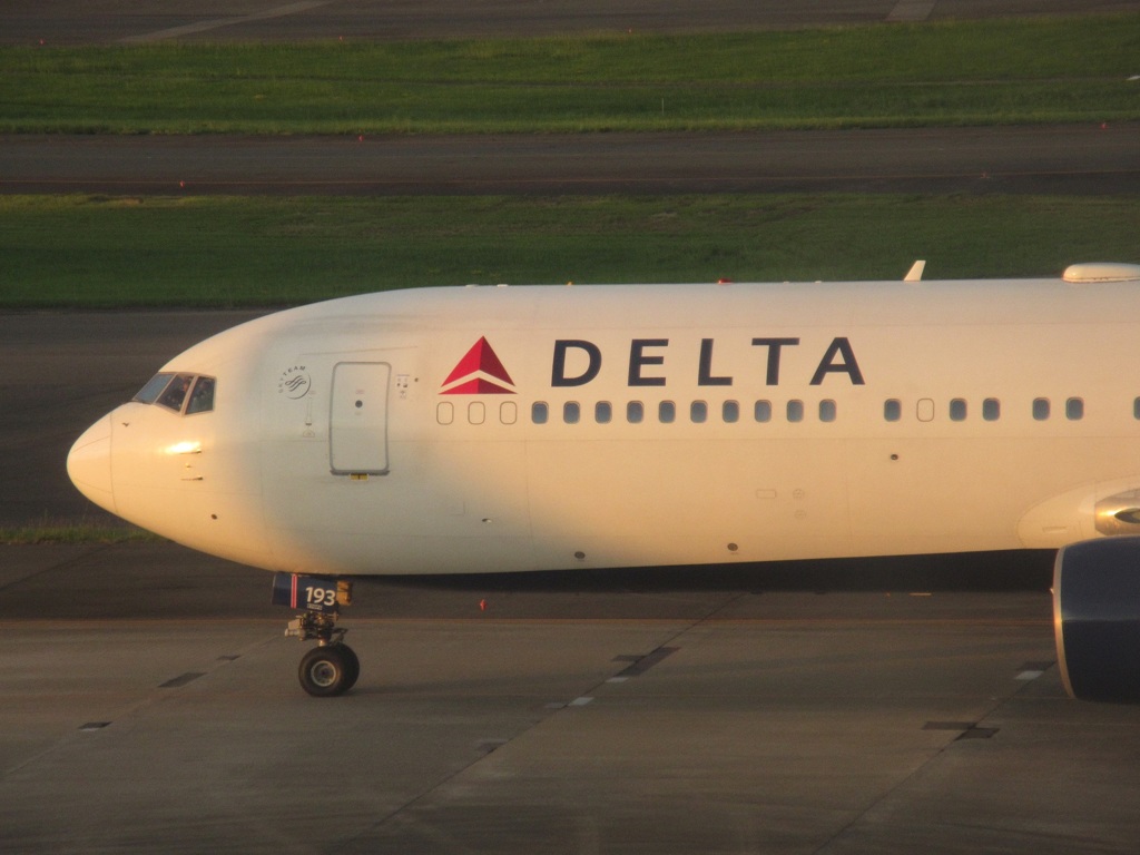 DELTA B767 B193DN