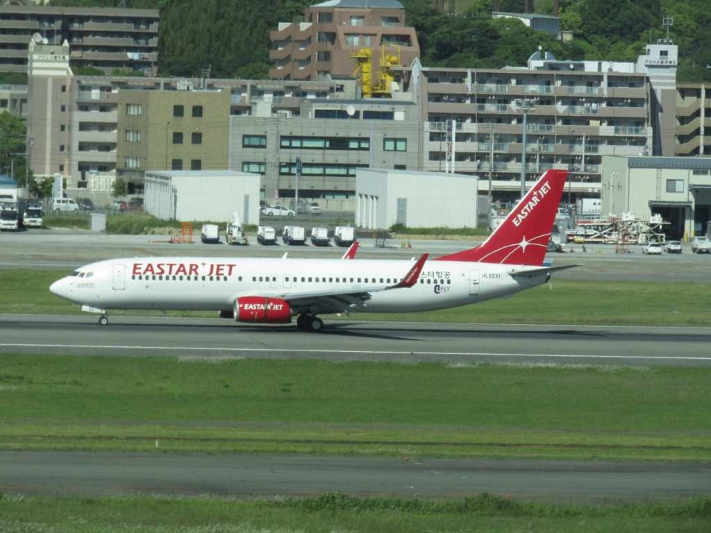 EASTAR JET  B737-800　HL8231