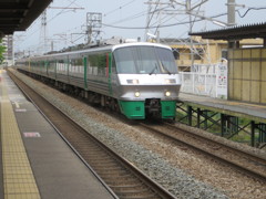 ７８３系特急みどり通過