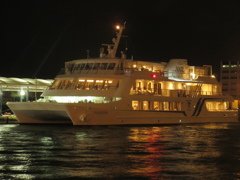 夜の博多港とマリエラ①
