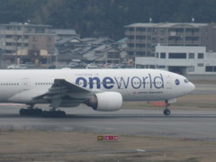JAL  B777 ワンワ離陸