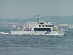 関門海峡を航行する船⑦