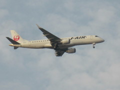 J-AIR  E190  JA251J