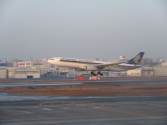 シンガポール航空の到着
